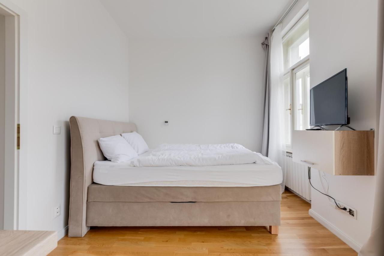 Jt'S Apartments Spanelska Str. Praga Esterno foto